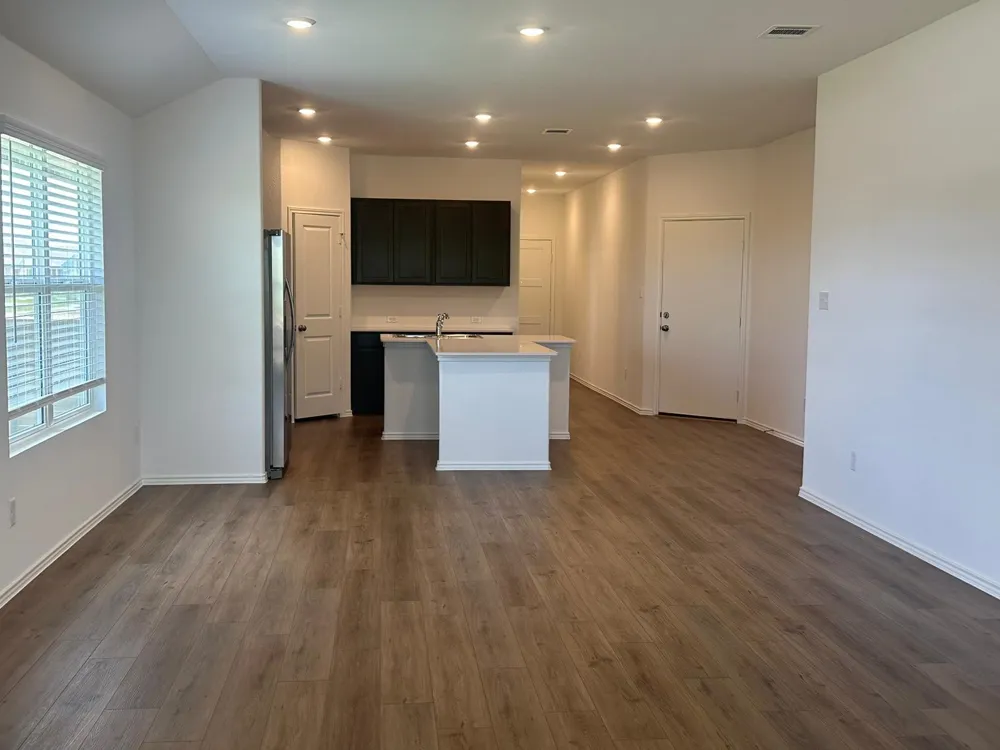 100 Tofalla Kyle, TX 78640