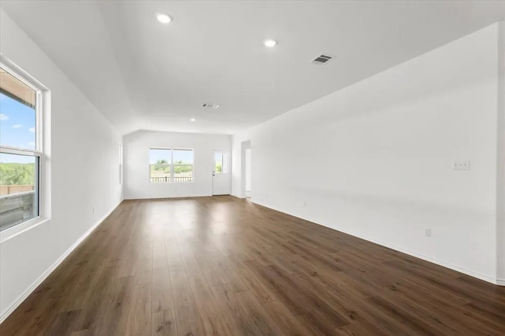 100 Tofalla Kyle, TX 78640