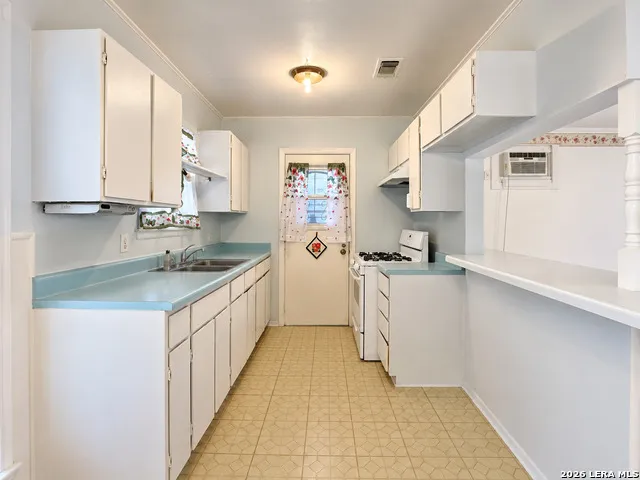 5842 Branch Valley St San Antonio, TX 78242