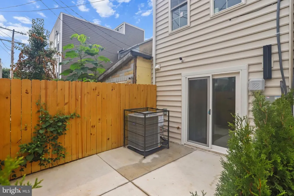 1628 MCHENRY STREET Baltimore, MD 21223