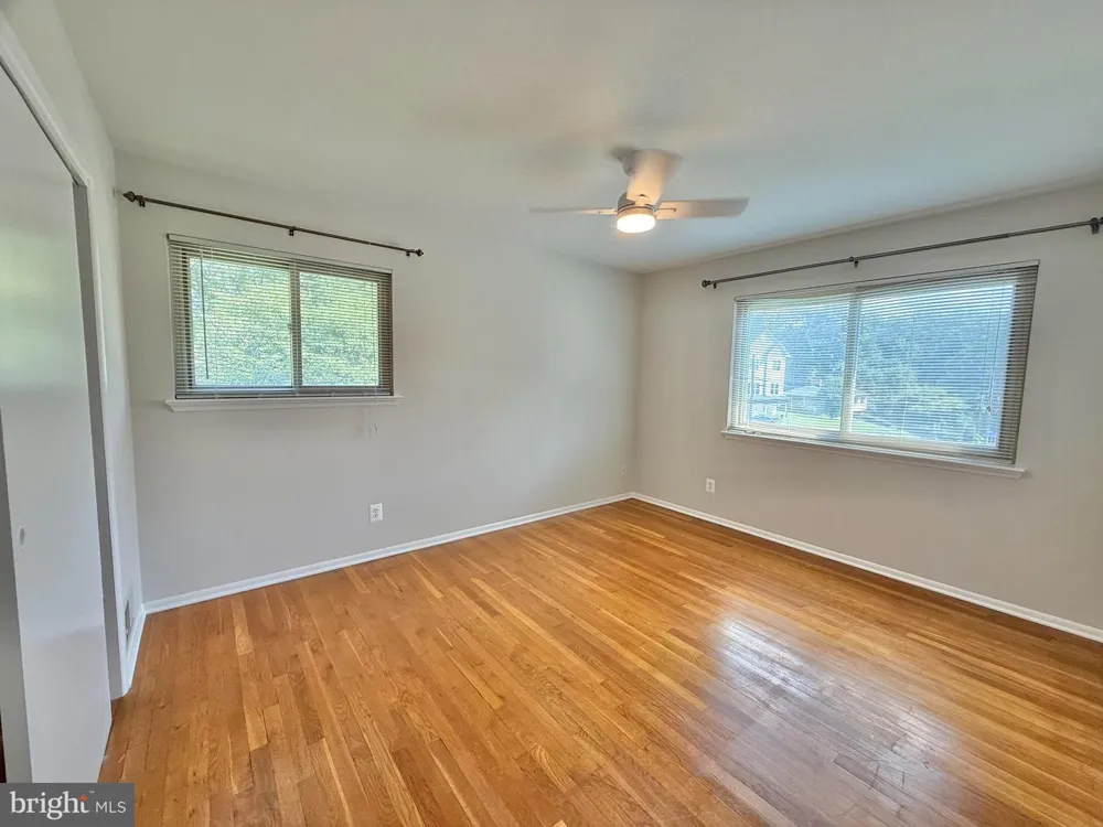 7700 GLENISTER DRIVE Springfield, VA 22152