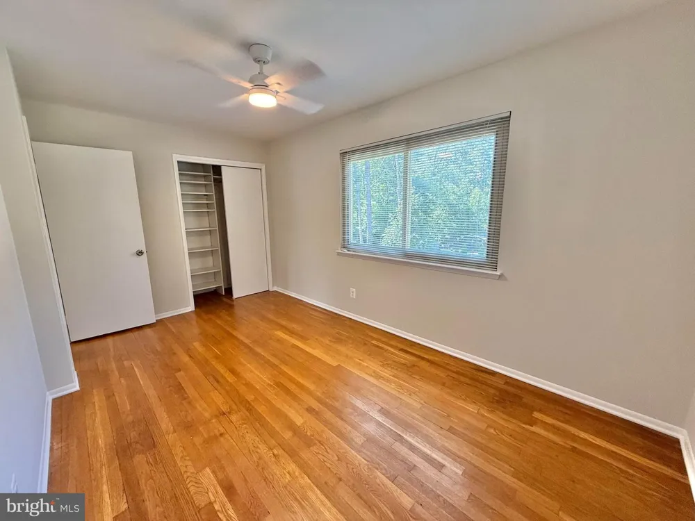 7700 GLENISTER DRIVE Springfield, VA 22152