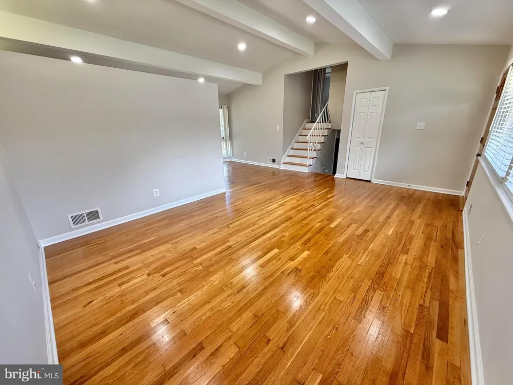 7700 GLENISTER DRIVE Springfield, VA 22152