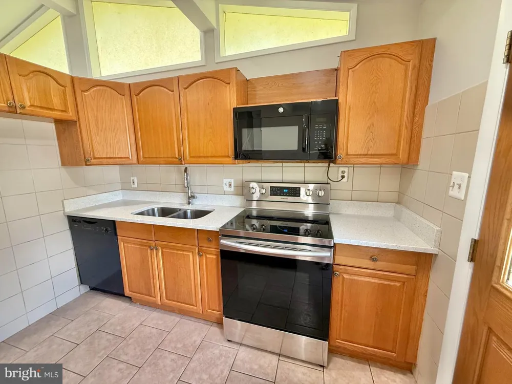7700 GLENISTER DRIVE Springfield, VA 22152