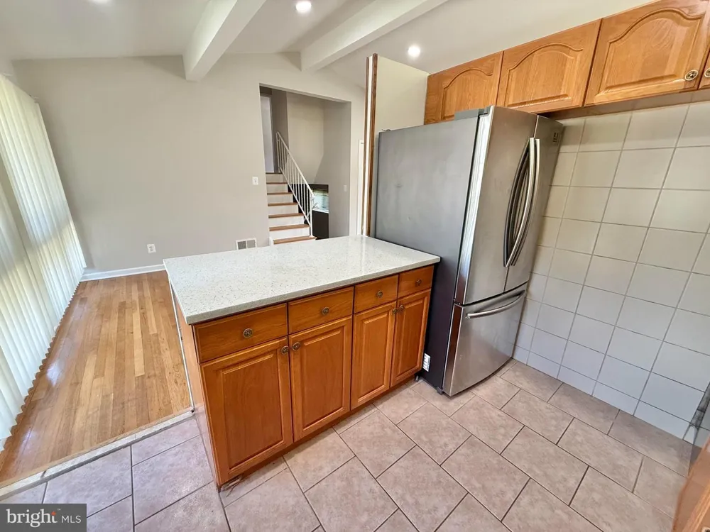 7700 GLENISTER DRIVE Springfield, VA 22152