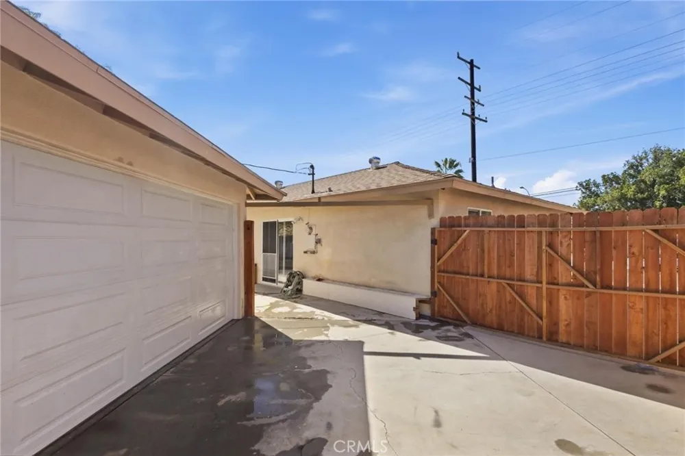 8476 Colorado Riverside, CA 92504