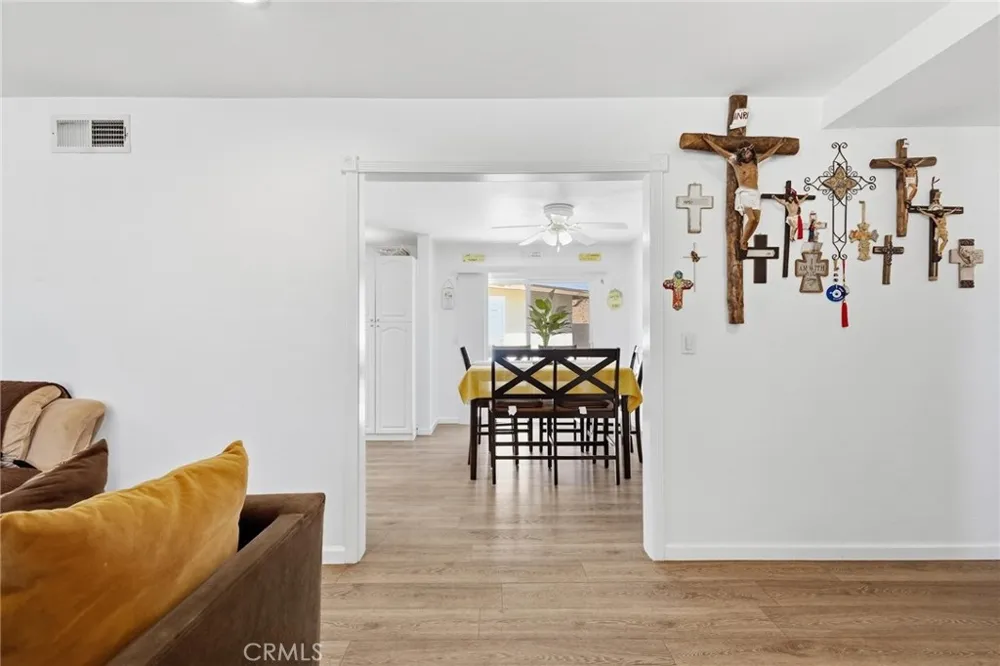 8476 Colorado Riverside, CA 92504