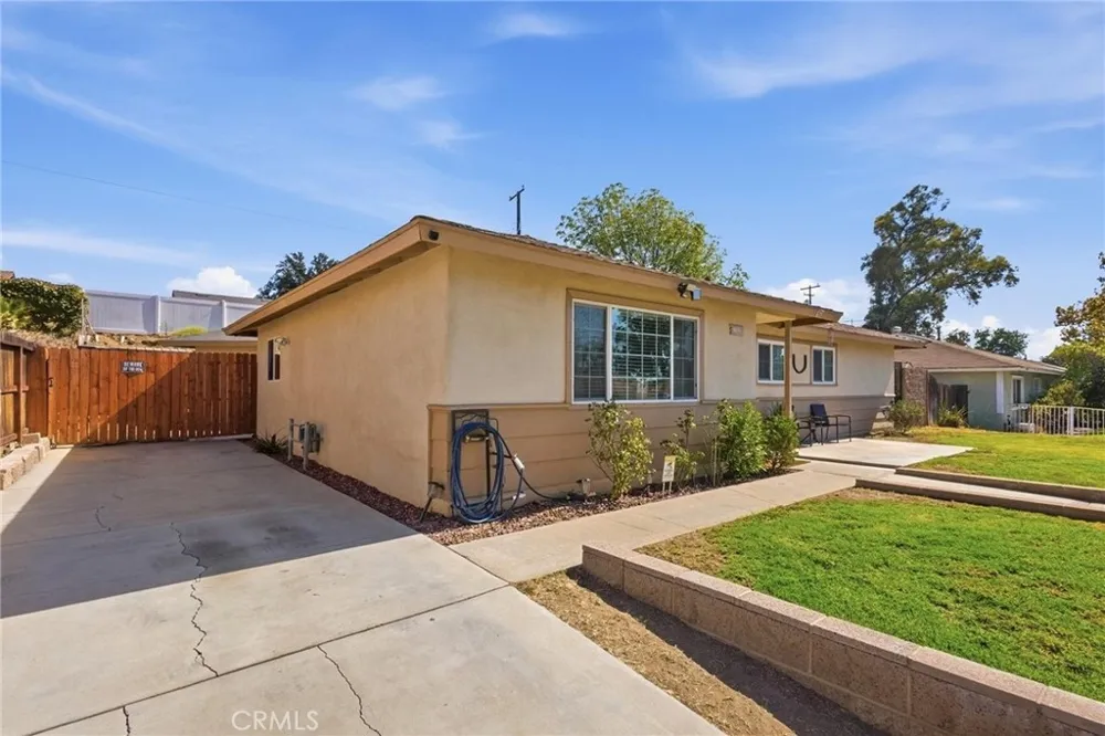 8476 Colorado Riverside, CA 92504