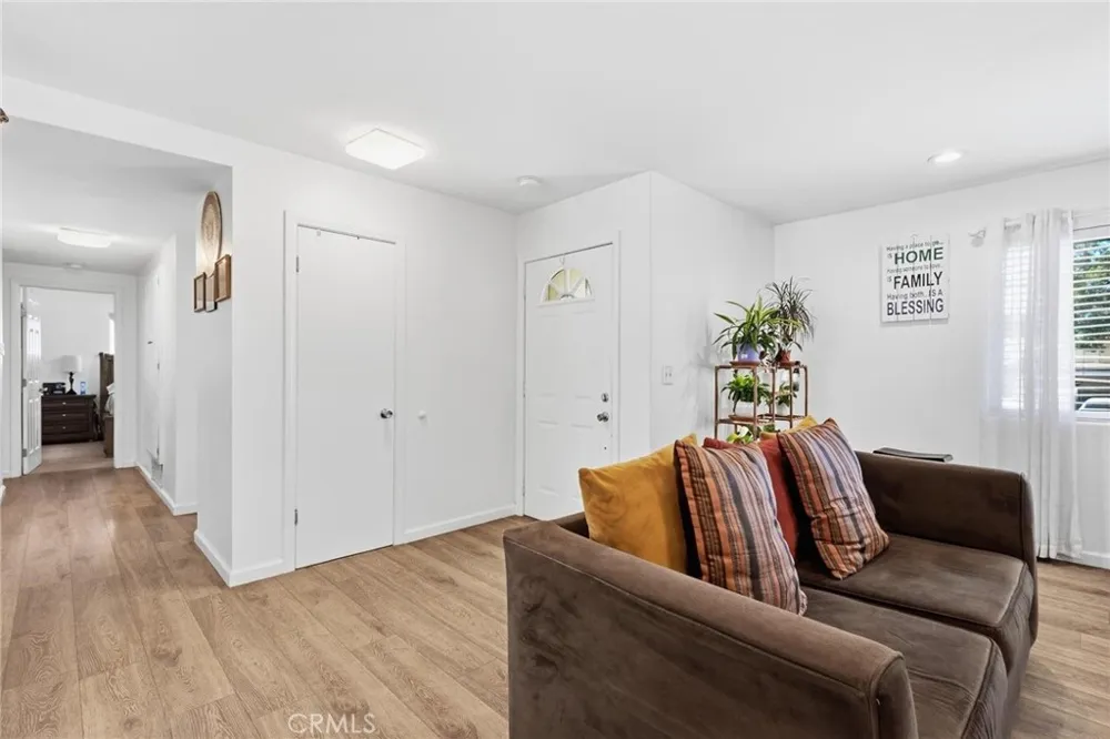 8476 Colorado Riverside, CA 92504