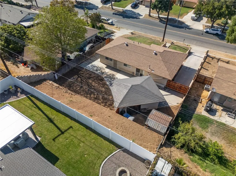 8476 Colorado Riverside, CA 92504