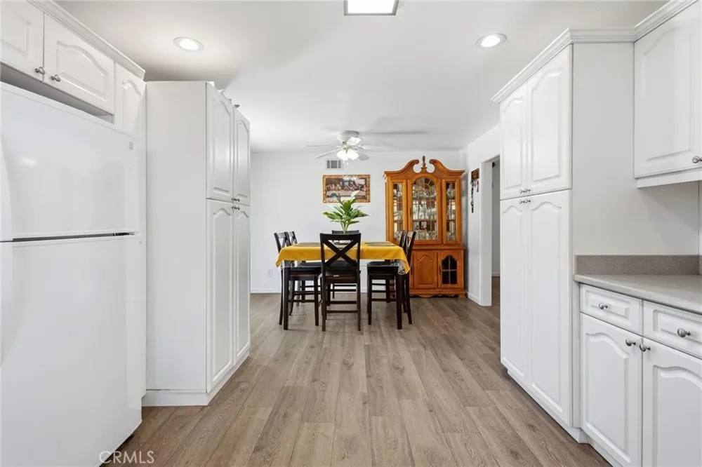 8476 Colorado Riverside, CA 92504