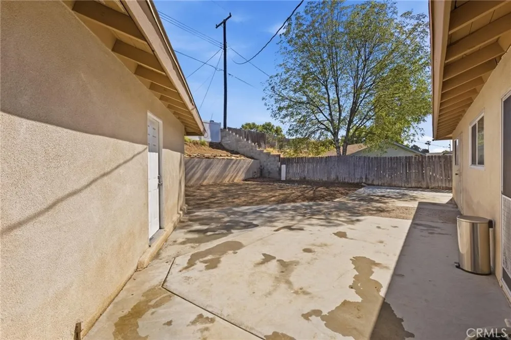 8476 Colorado Riverside, CA 92504