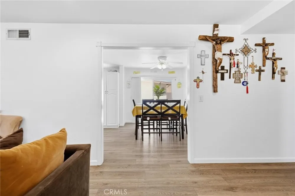 8476 Colorado Riverside, CA 92504