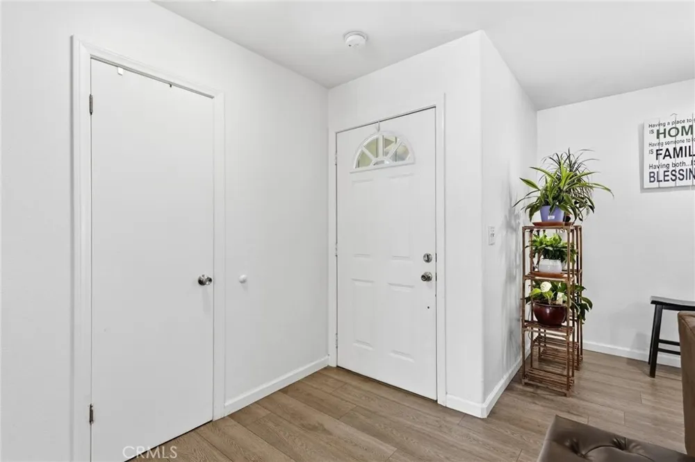 8476 Colorado Riverside, CA 92504