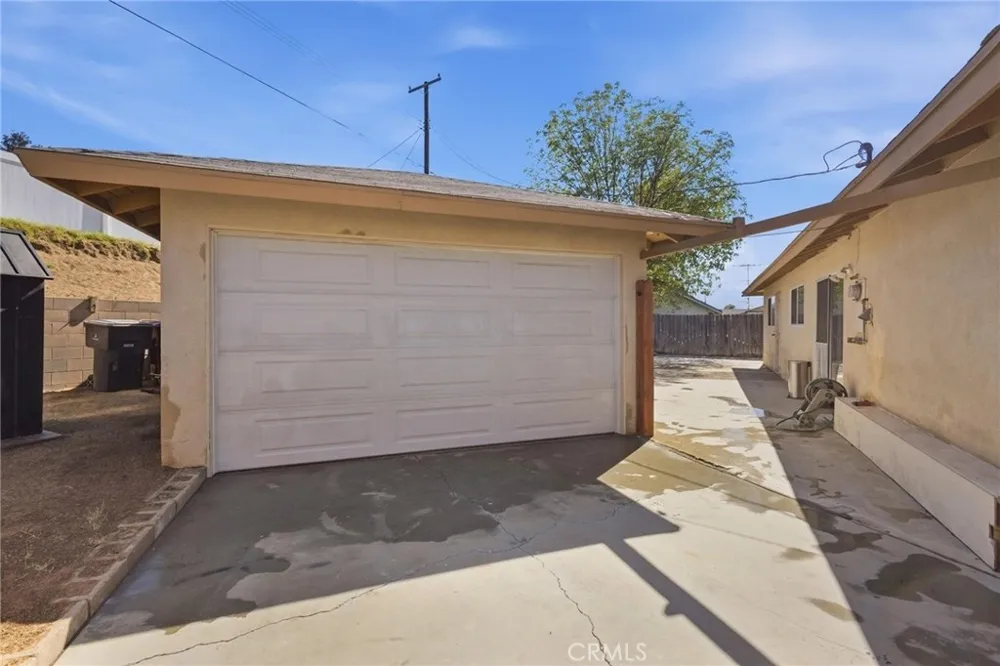 8476 Colorado Riverside, CA 92504