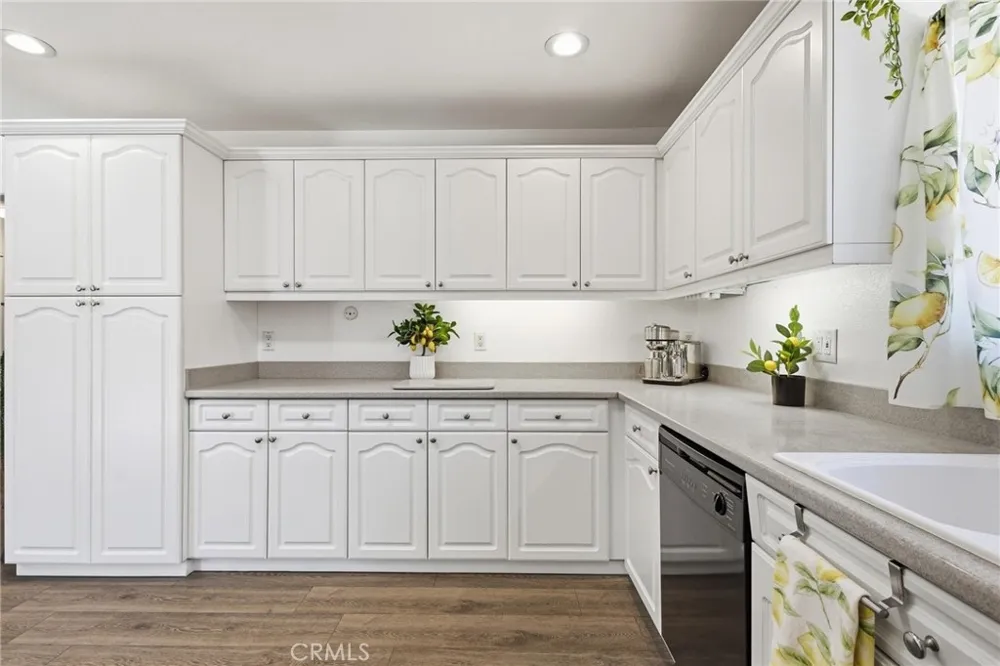 8476 Colorado Riverside, CA 92504