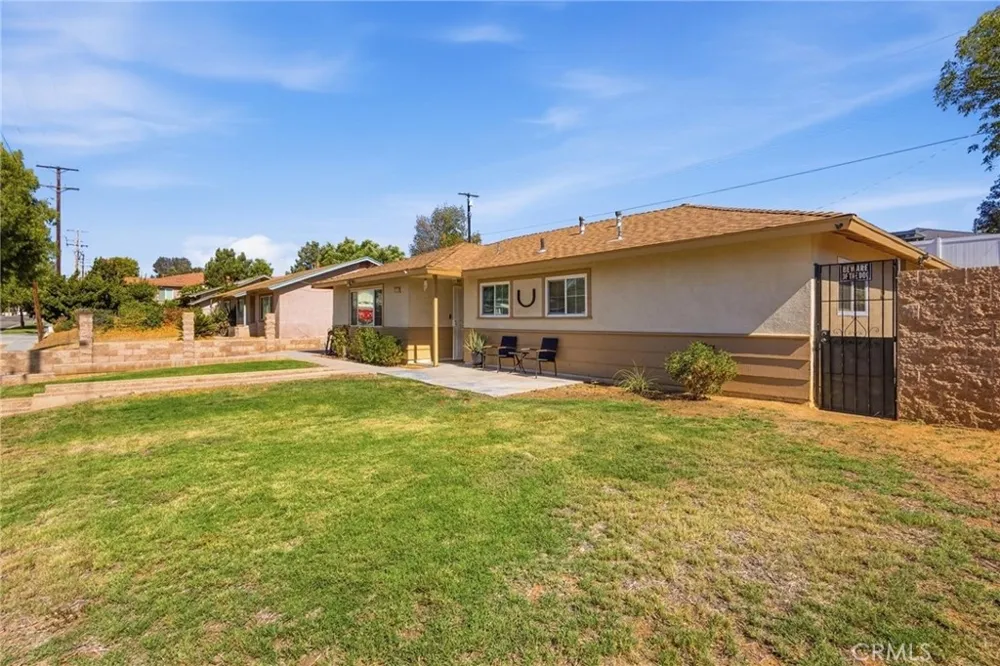8476 Colorado Riverside, CA 92504