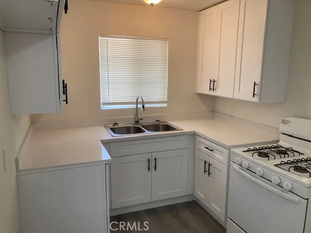 1152 Villa Riverside, CA 92507