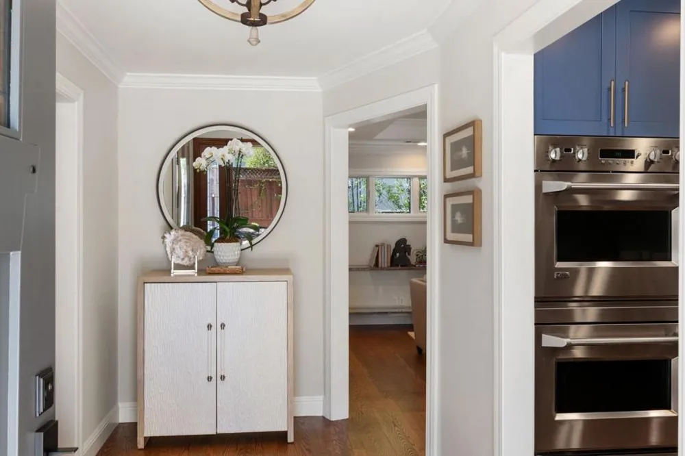 250 East Creek Drive Menlo Park, CA 94025