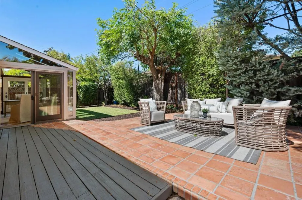 250 East Creek Drive Menlo Park, CA 94025