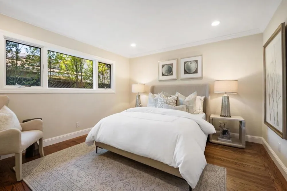250 East Creek Drive Menlo Park, CA 94025