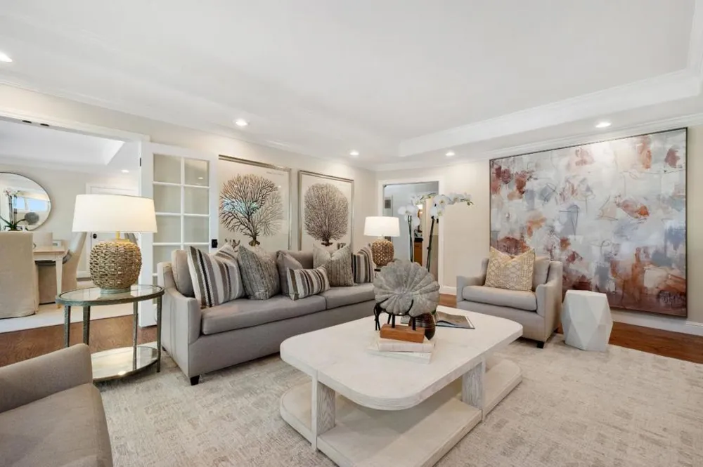 250 East Creek Drive Menlo Park, CA 94025