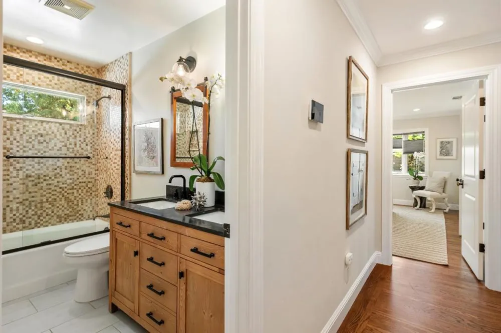 250 East Creek Drive Menlo Park, CA 94025