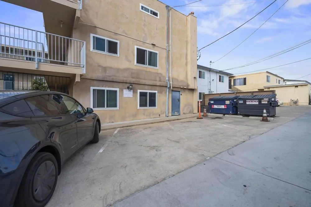 4477 Mentone St ##211 San Diego, CA 92107