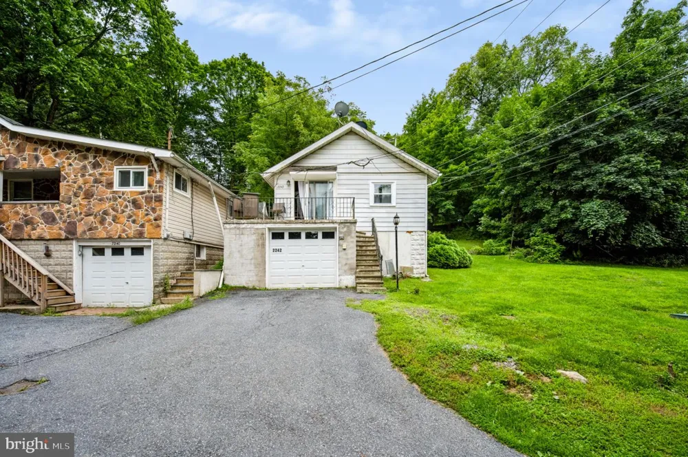 2242 EDGEWOOD AVENUE Easton, PA 18045