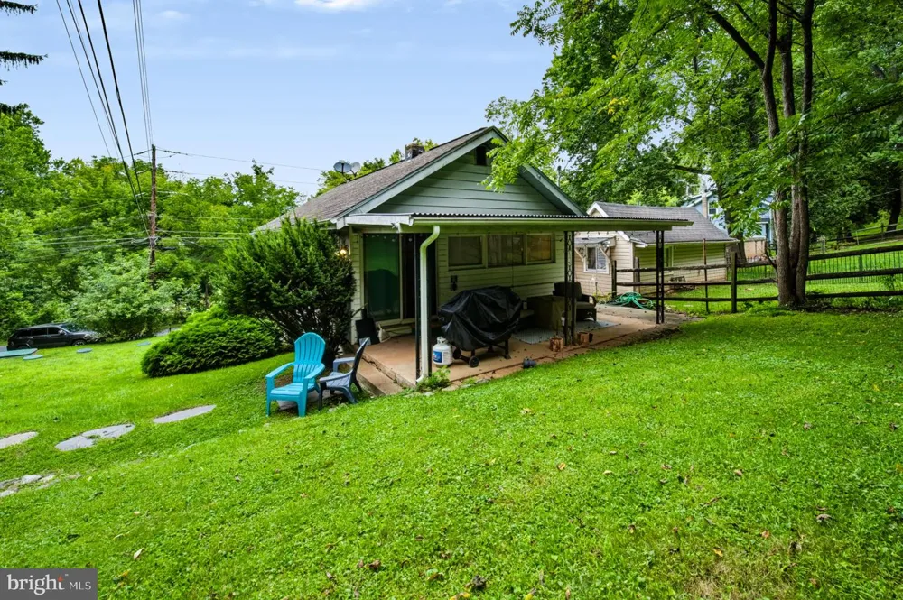 2242 EDGEWOOD AVENUE Easton, PA 18045