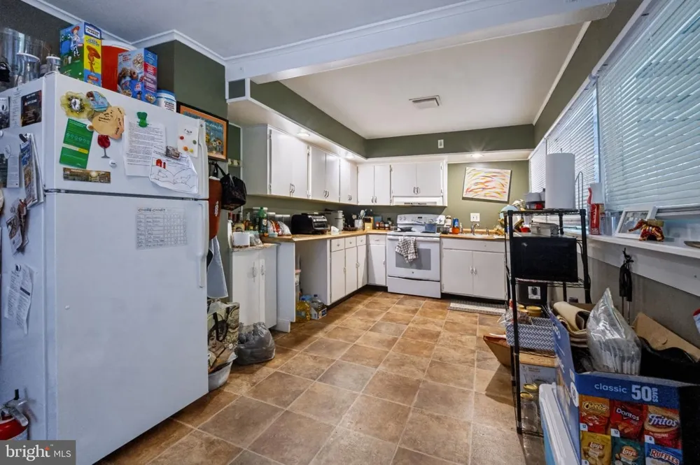 2242 EDGEWOOD AVENUE Easton, PA 18045