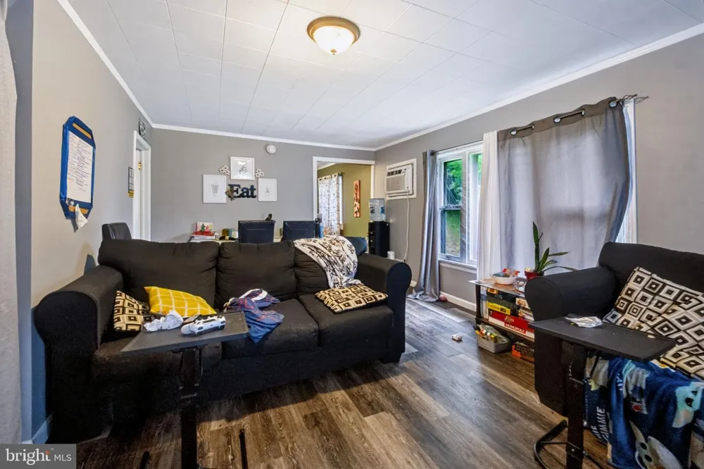 2242 EDGEWOOD AVENUE Easton, PA 18045