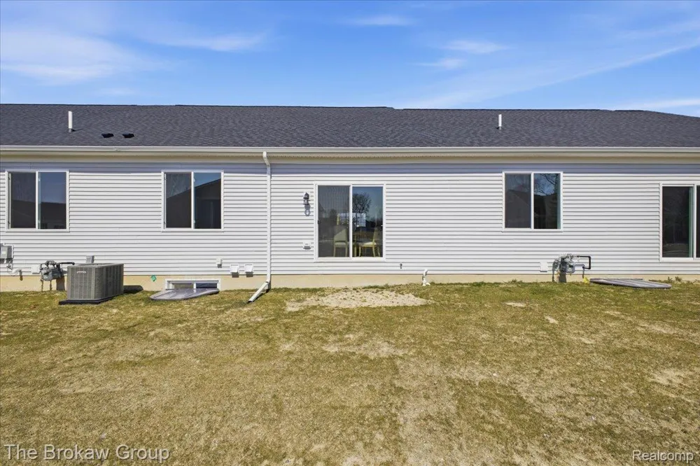 1435 Lincoln Street Lapeer City, MI 48446
