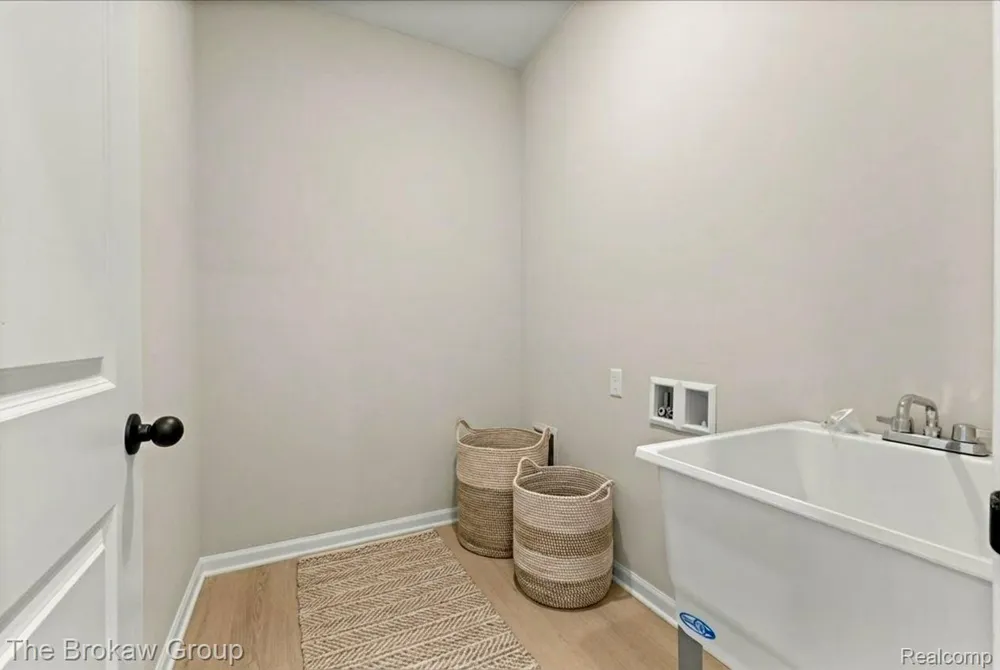 1435 Lincoln Street Lapeer City, MI 48446