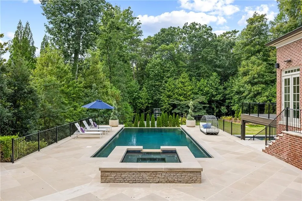 3750 Tuxedo Road NW Atlanta, GA 30305