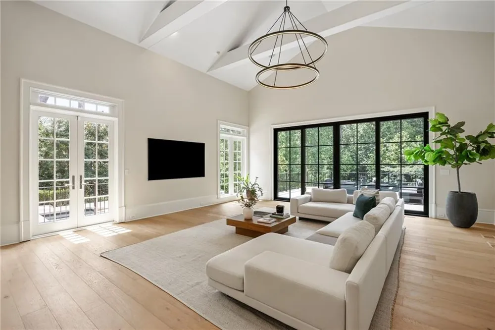 3750 Tuxedo Road NW Atlanta, GA 30305