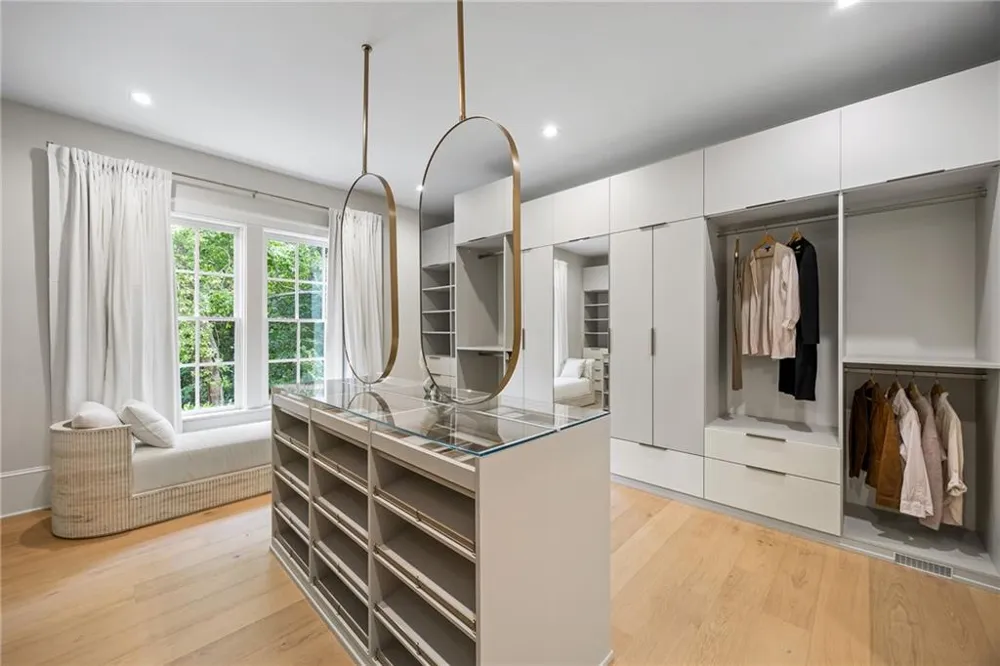 3750 Tuxedo Road NW Atlanta, GA 30305