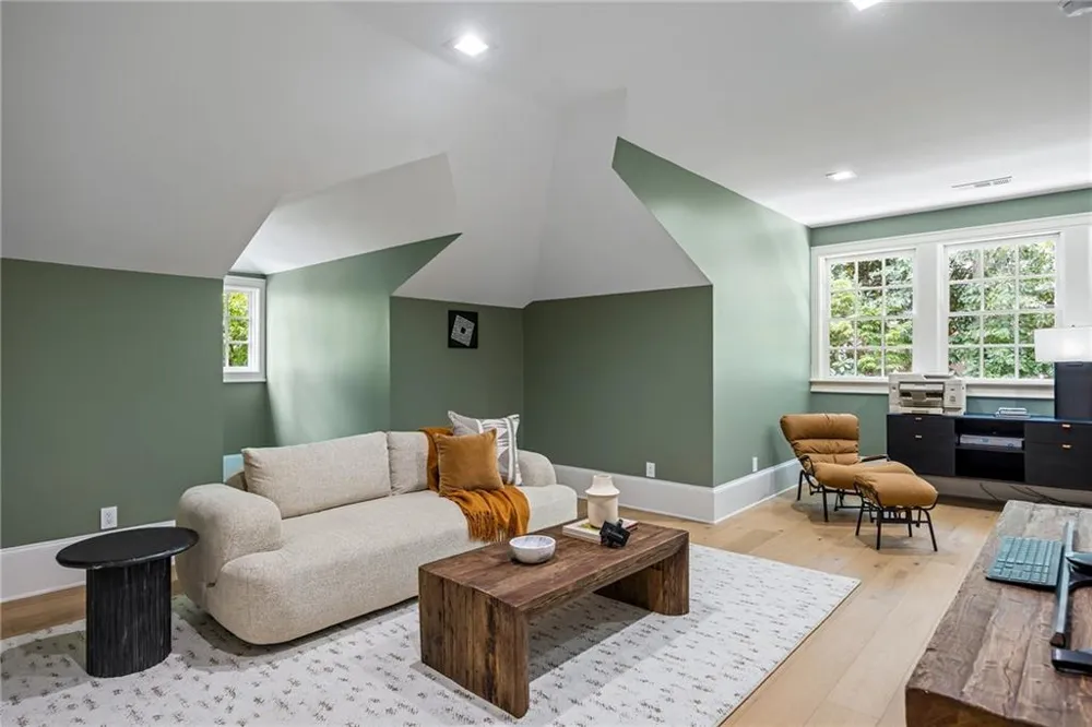 3750 Tuxedo Road NW Atlanta, GA 30305