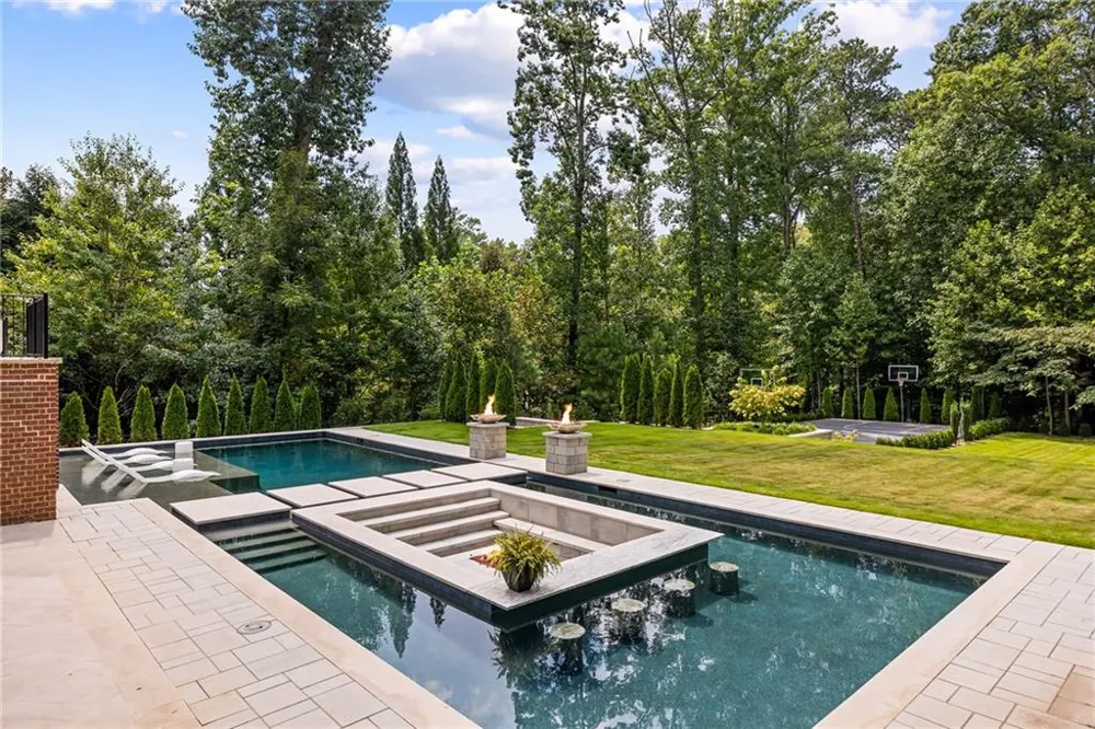3750 Tuxedo Road NW Atlanta, GA 30305