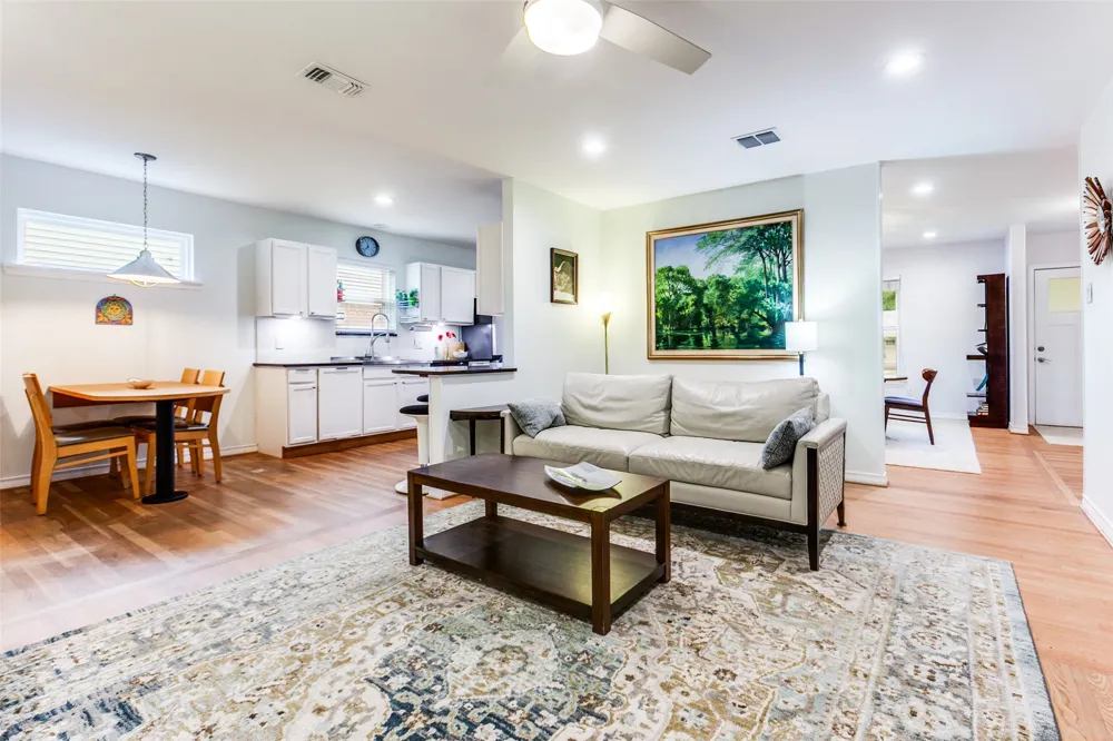6221 Berryhill Street Dallas, TX 75231