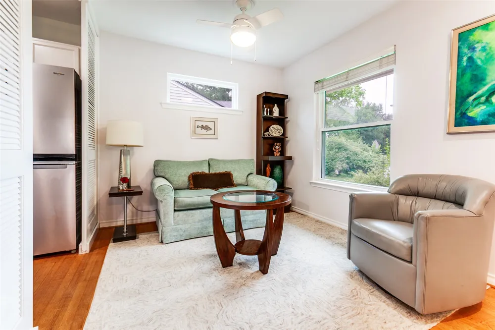 6221 Berryhill Street Dallas, TX 75231