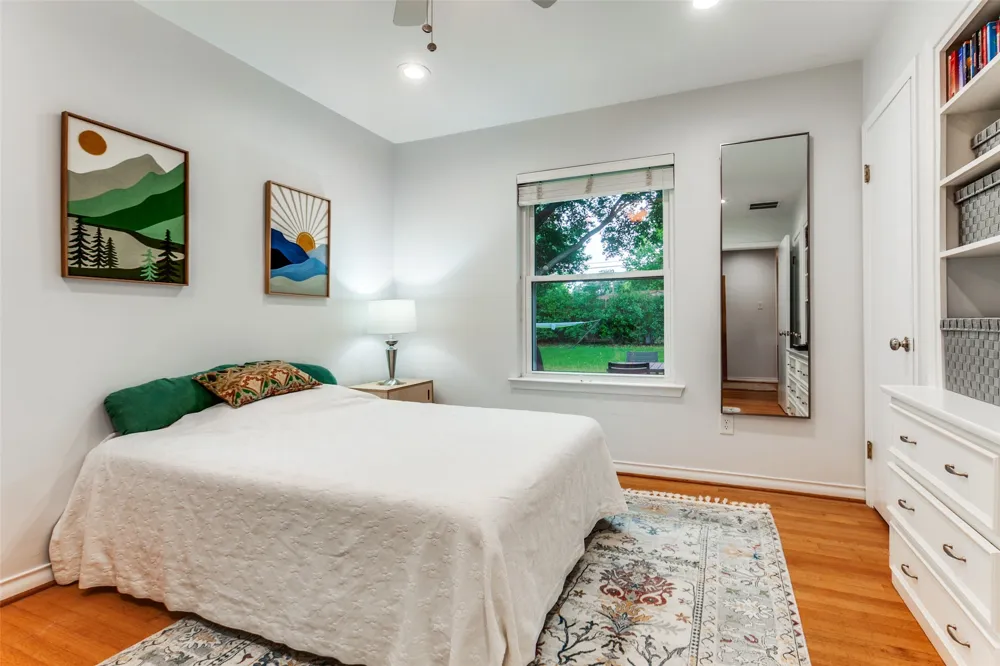 6221 Berryhill Street Dallas, TX 75231