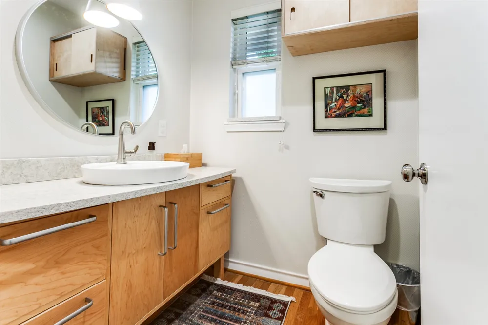 6221 Berryhill Street Dallas, TX 75231