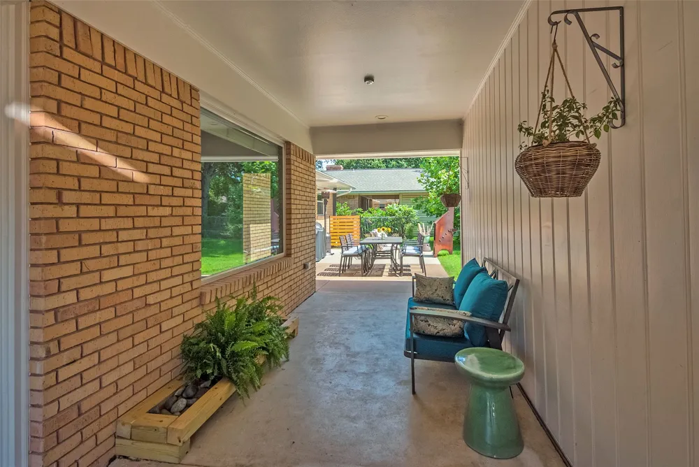 6221 Berryhill Street Dallas, TX 75231