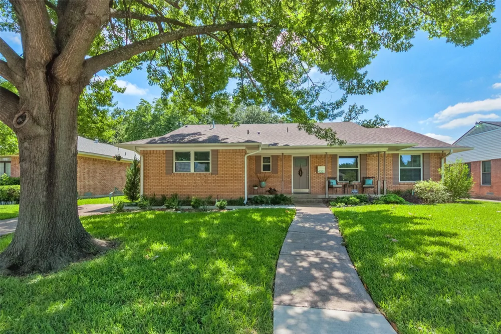 6221 Berryhill Street Dallas, TX 75231