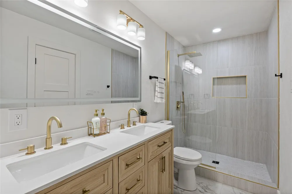 8617 Baumgarten Drive Dallas, TX 75228