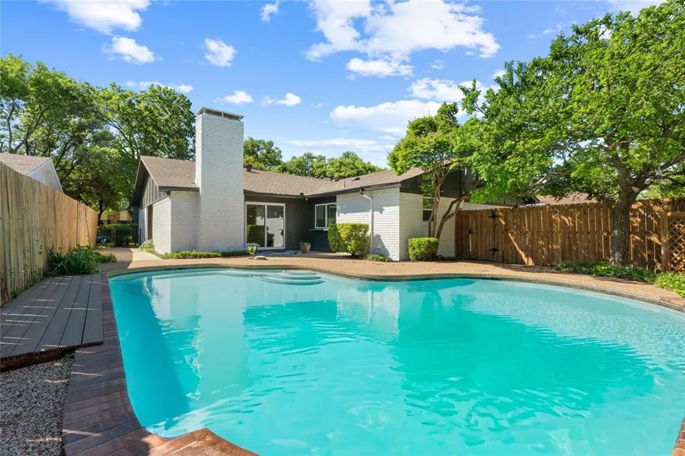 8617 Baumgarten Drive Dallas, TX 75228