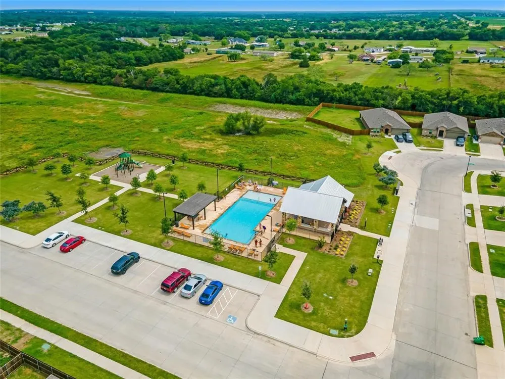 110 Real Quiet Lane Caddo Mills, TX 75135