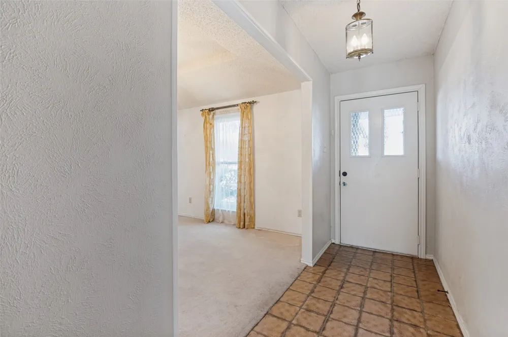 1900 Oakbluff Drive Carrollton, TX 75007