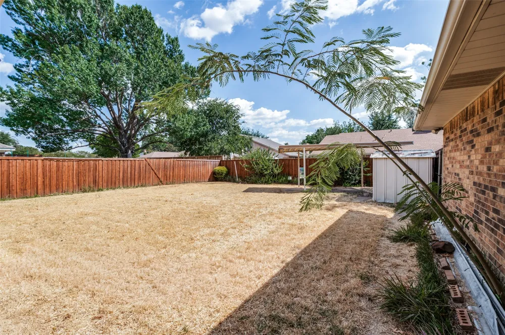 1900 Oakbluff Drive Carrollton, TX 75007